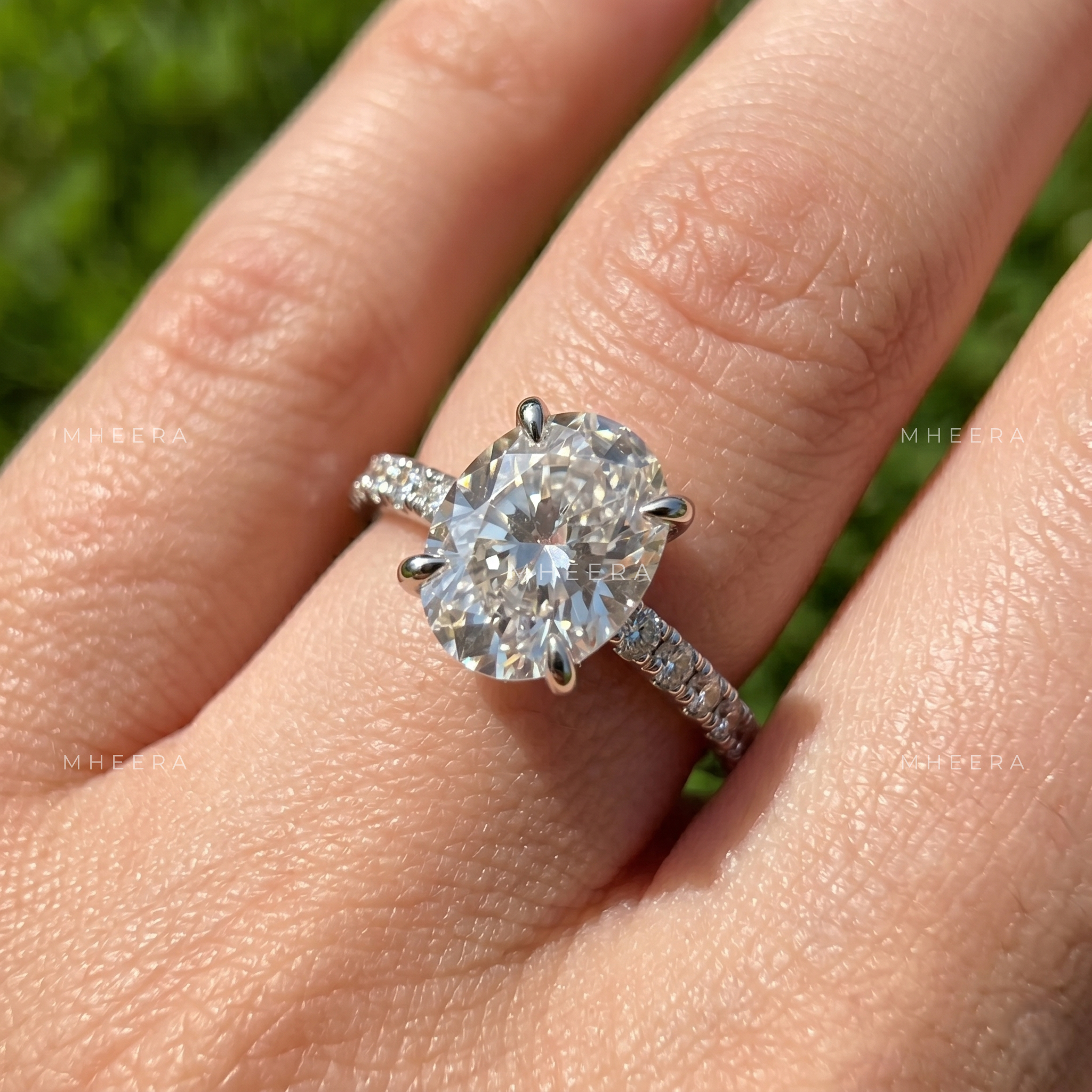 Timeless Aura Oval Brilliant Lab-Grown Diamond Engagement Ring