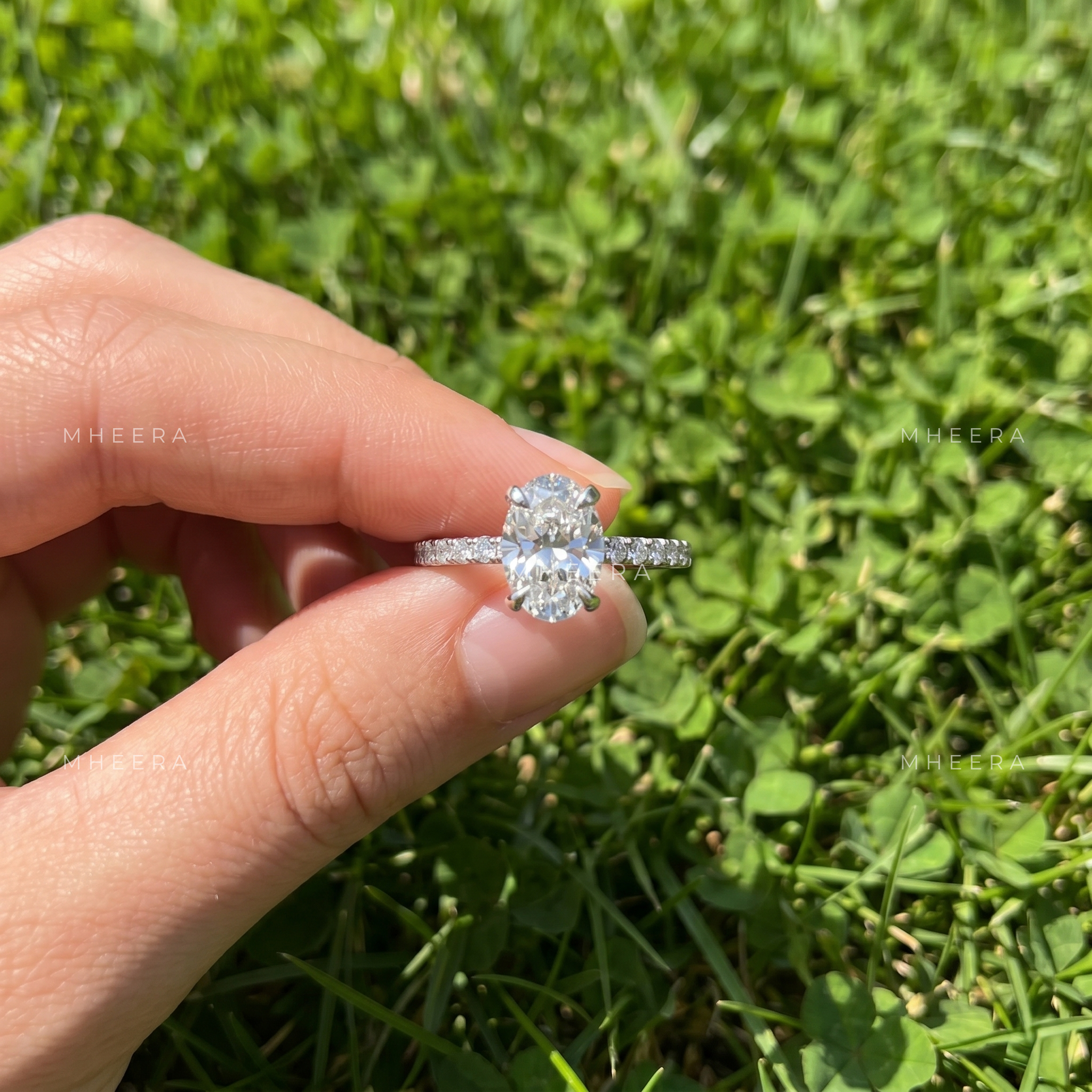 Timeless Aura Oval Brilliant Lab-Grown Diamond Engagement Ring