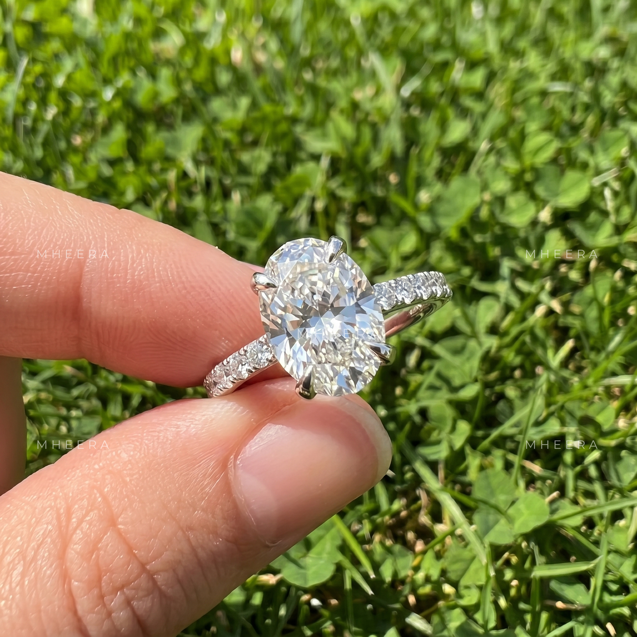 Timeless Aura Oval Brilliant Lab-Grown Diamond Engagement Ring
