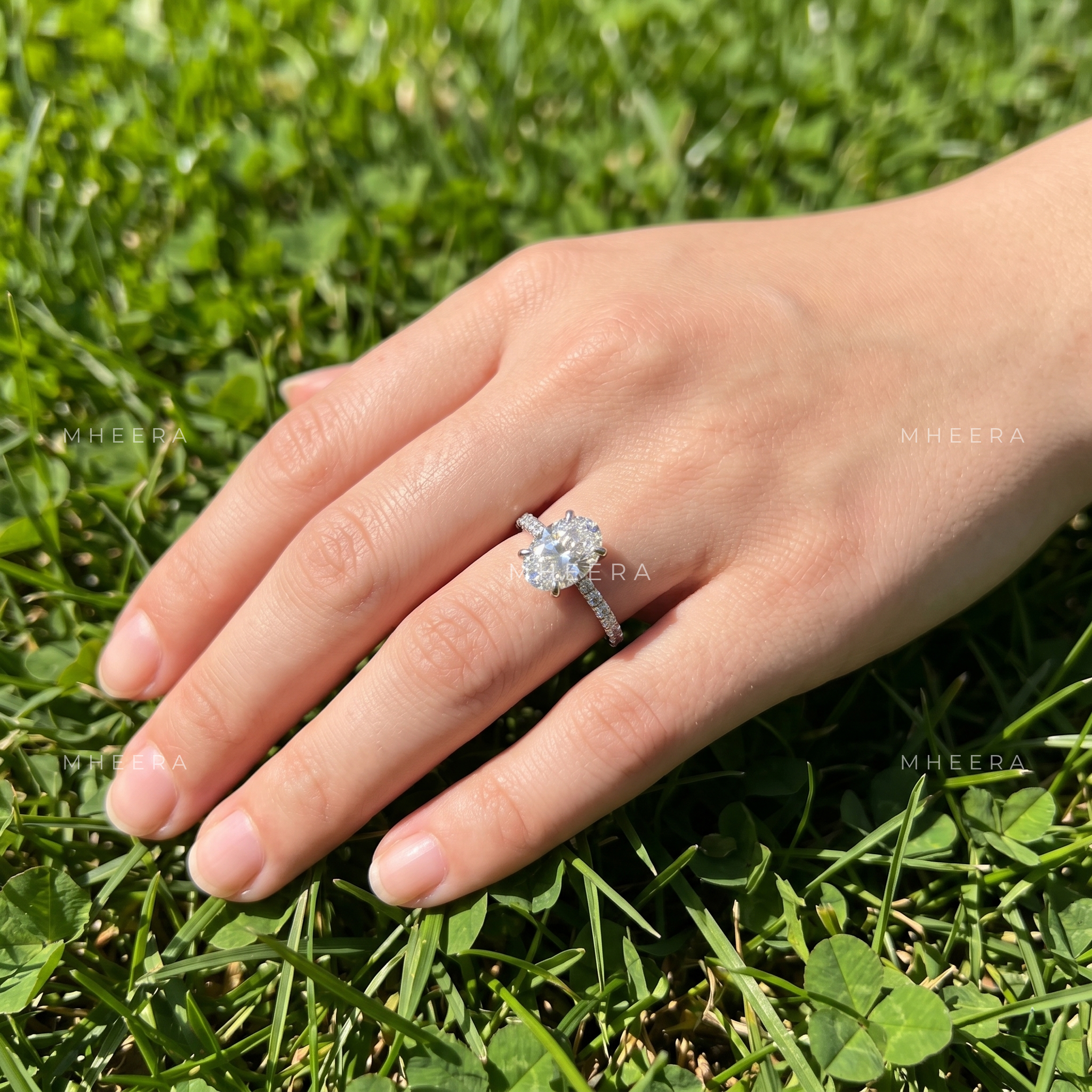 Timeless Aura Oval Brilliant Lab-Grown Diamond Engagement Ring