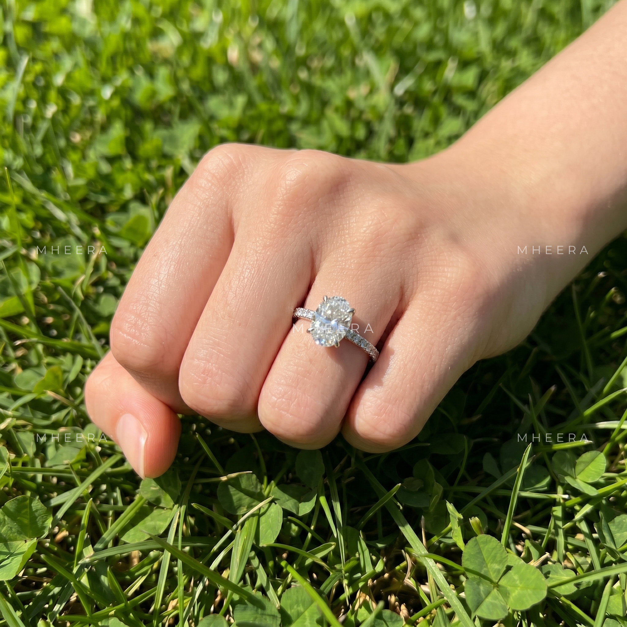 Timeless Aura Oval Brilliant Lab-Grown Diamond Engagement Ring